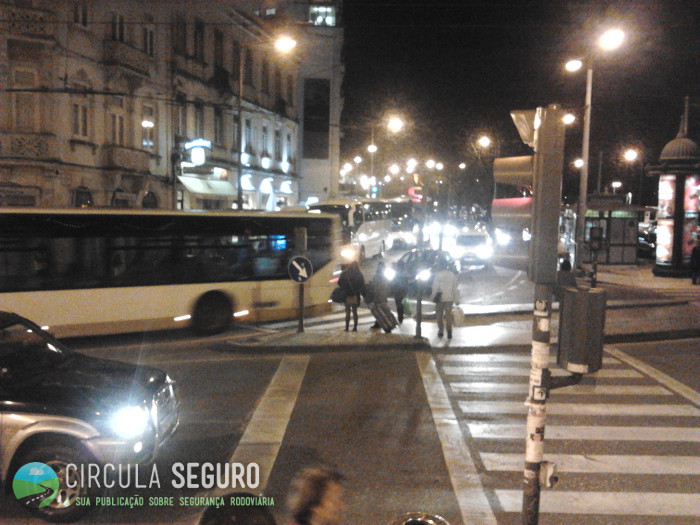 Trânsito caótico na baixa conimbricense e o risco de acidente