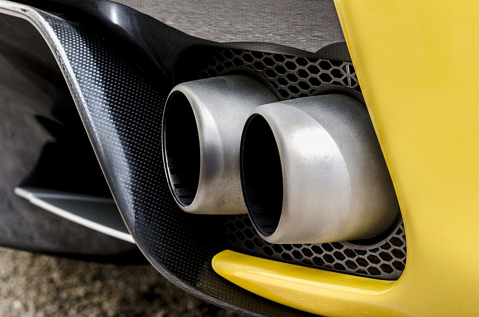 Estes são os gases contaminantes que o seu carro emite