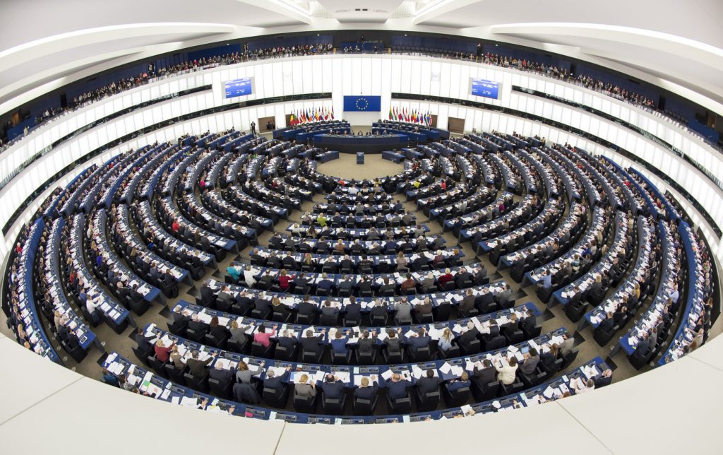 Bruxelas aprova novos equipamentos de segurança para os veículos