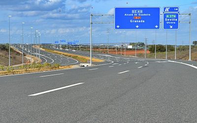Para que servem os arbustos no meio das autoestradas?