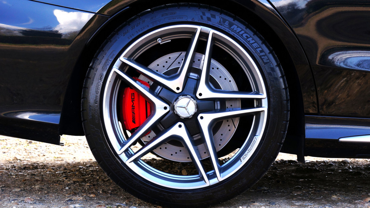 #carsafety #safety #segurança #pneus #tires #Cars101 technology, sport, car, wheel, automobile, transportation, transport, red, vehicle, spoke, drive, auto, modern, tire, automotive, sports car, bumper, supercar, power, luxury, design, performance, rim, motor, style, elegant, mercedes, class, convertible, expensive, fast, elegance, mercedes benz, land vehicle, automobile make, automotive exterior, automotive design, luxury vehicle, automotive tire, sports sedan